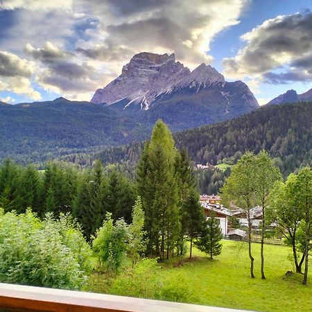 شقة Deliziosa Mansarda Con Vista Dolomiti سان فيتو دي كادوري المظهر الخارجي الصورة