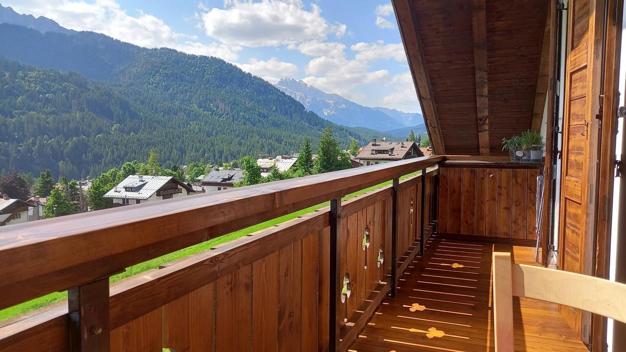 شقة Deliziosa Mansarda Con Vista Dolomiti سان فيتو دي كادوري المظهر الخارجي الصورة